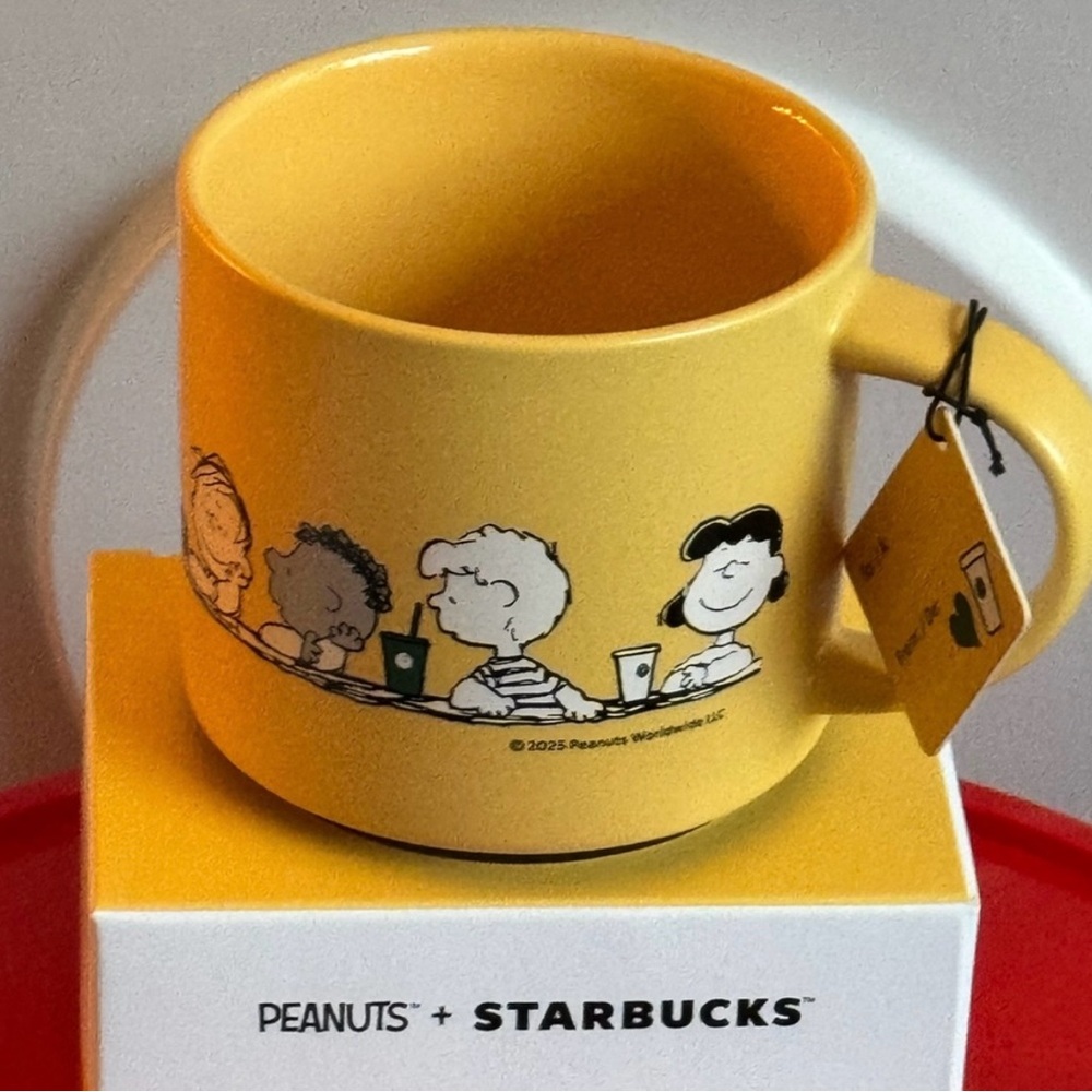 NWT💛Starbucks 2025 x Peanuts Snoopy Friendship Ceramic Mug 14 oz